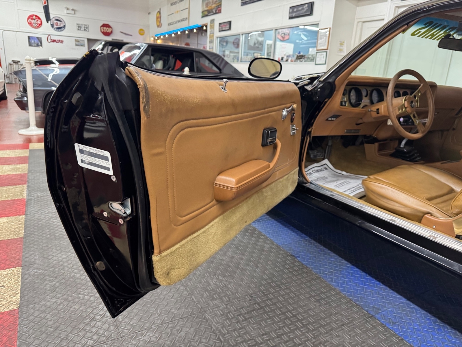 Pontiac-Firebird-1979-34