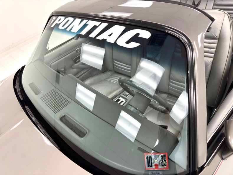 Pontiac-Firebird-1979-Platinum-Poly-Silver-13