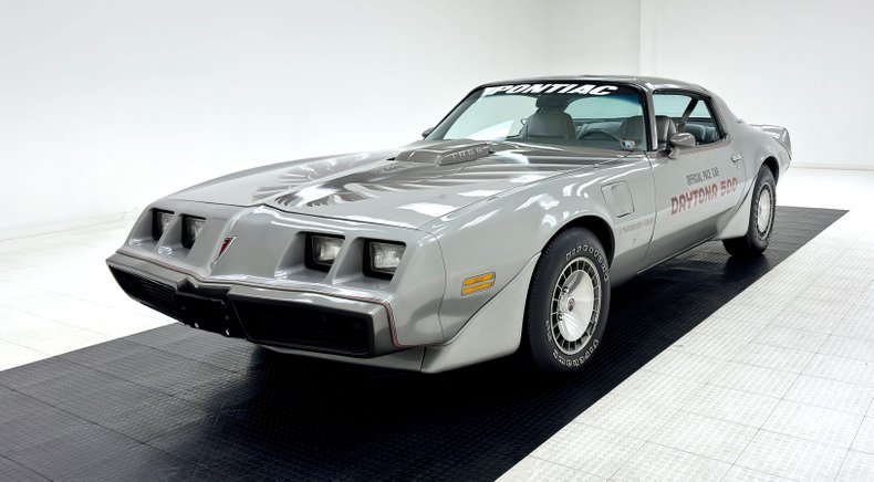 Pontiac-Firebird-1979-Platinum-Poly-Silver-49