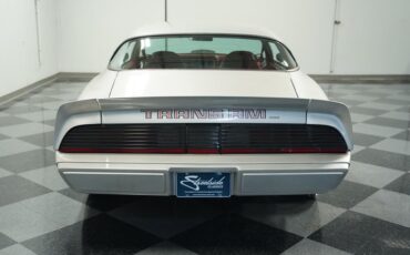 Pontiac-Firebird-1979-Platinum-Silver-Meta-Carmine-10