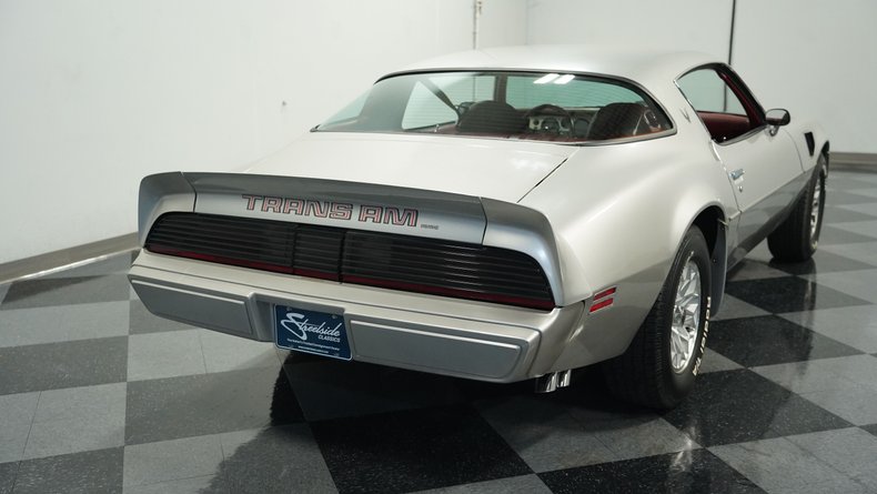 Pontiac-Firebird-1979-Platinum-Silver-Meta-Carmine-11