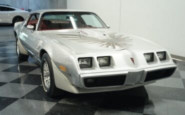 Pontiac-Firebird-1979-Platinum-Silver-Meta-Carmine-15