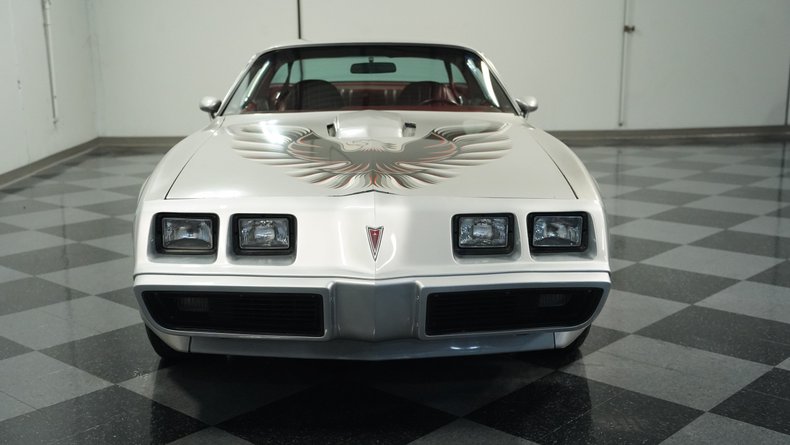 Pontiac-Firebird-1979-Platinum-Silver-Meta-Carmine-16