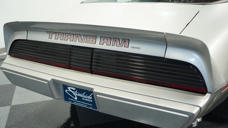 Pontiac-Firebird-1979-Platinum-Silver-Meta-Carmine-23