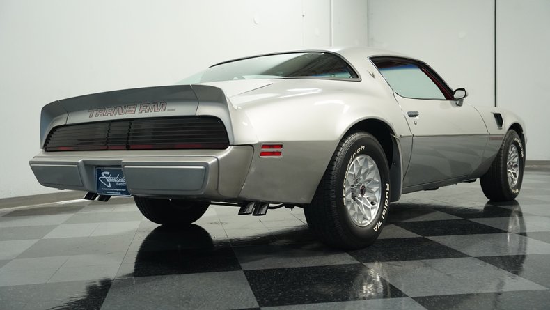 Pontiac-Firebird-1979-Platinum-Silver-Meta-Carmine-24