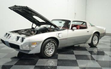 Pontiac-Firebird-1979-Platinum-Silver-Meta-Carmine-28