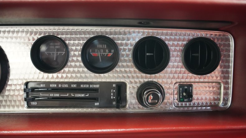 Pontiac-Firebird-1979-Platinum-Silver-Meta-Carmine-38