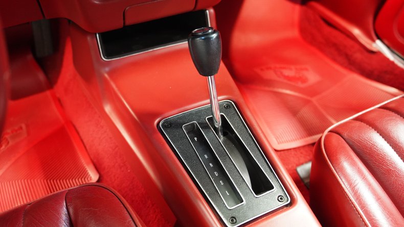 Pontiac-Firebird-1979-Platinum-Silver-Meta-Carmine-40