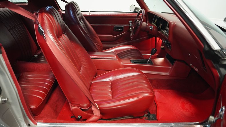 Pontiac-Firebird-1979-Platinum-Silver-Meta-Carmine-43