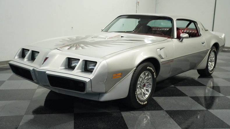 Pontiac-Firebird-1979-Platinum-Silver-Meta-Carmine-6