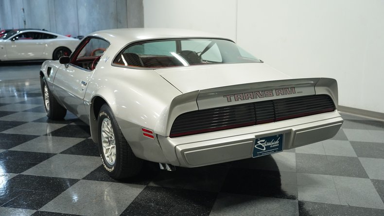 Pontiac-Firebird-1979-Platinum-Silver-Meta-Carmine-9