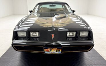 Pontiac-Firebird-1981-Starlite-Black-Light-Doeskin-21