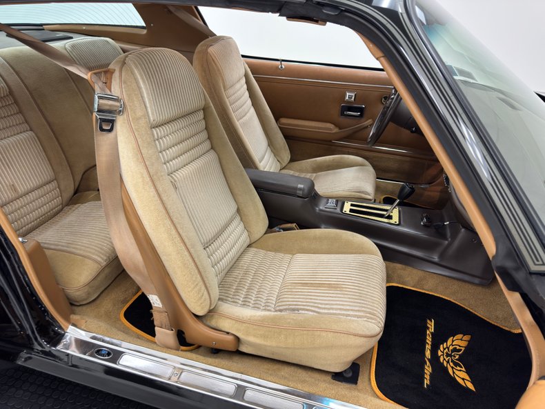 Pontiac-Firebird-1981-Starlite-Black-Light-Doeskin-39