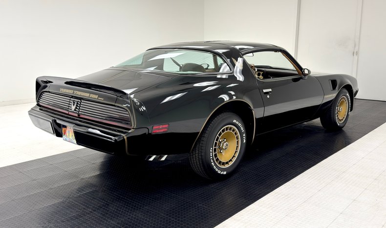 Pontiac-Firebird-1981-Starlite-Black-Light-Doeskin-4