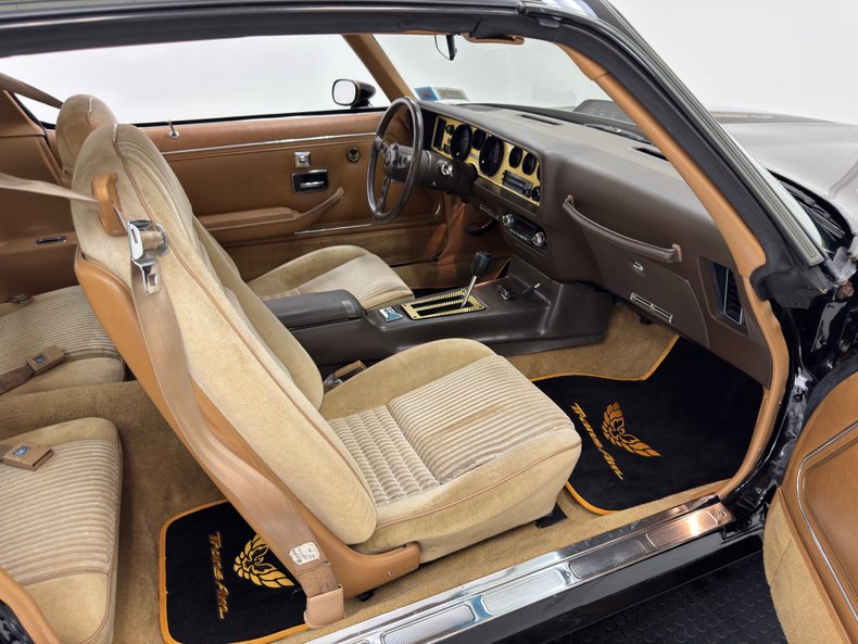 Pontiac-Firebird-1981-Starlite-Black-Light-Doeskin-40