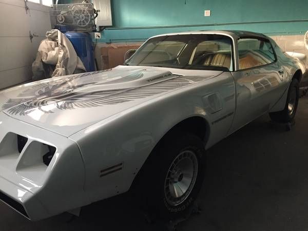 Pontiac-Firebird-1981-White