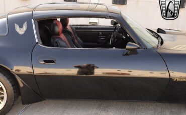 Pontiac-Firebird-1981-coupe-10