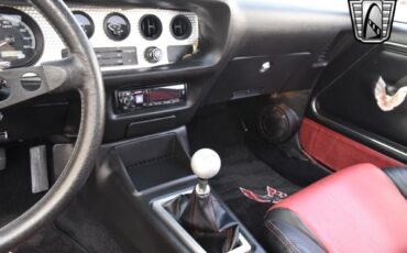 Pontiac-Firebird-1981-coupe-24