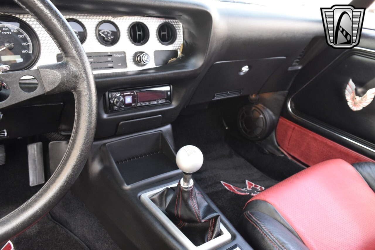 Pontiac-Firebird-1981-coupe-24