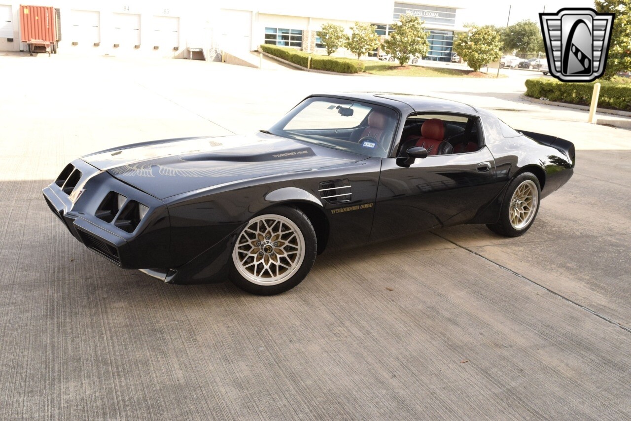 Pontiac-Firebird-1981-coupe-32
