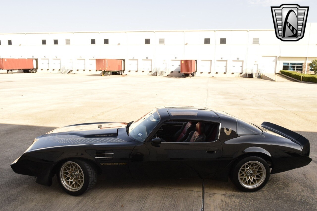 Pontiac-Firebird-1981-coupe-33