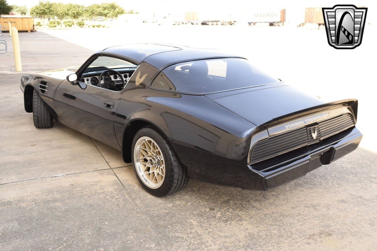 Pontiac-Firebird-1981-coupe-36