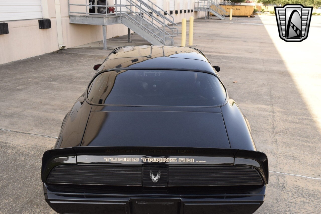Pontiac-Firebird-1981-coupe-37