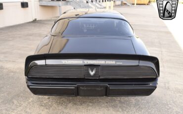 Pontiac-Firebird-1981-coupe-38