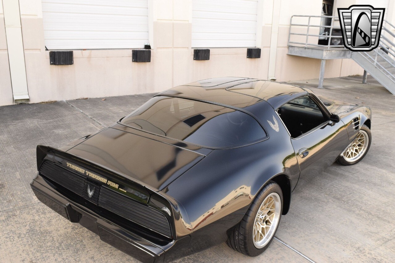 Pontiac-Firebird-1981-coupe-4