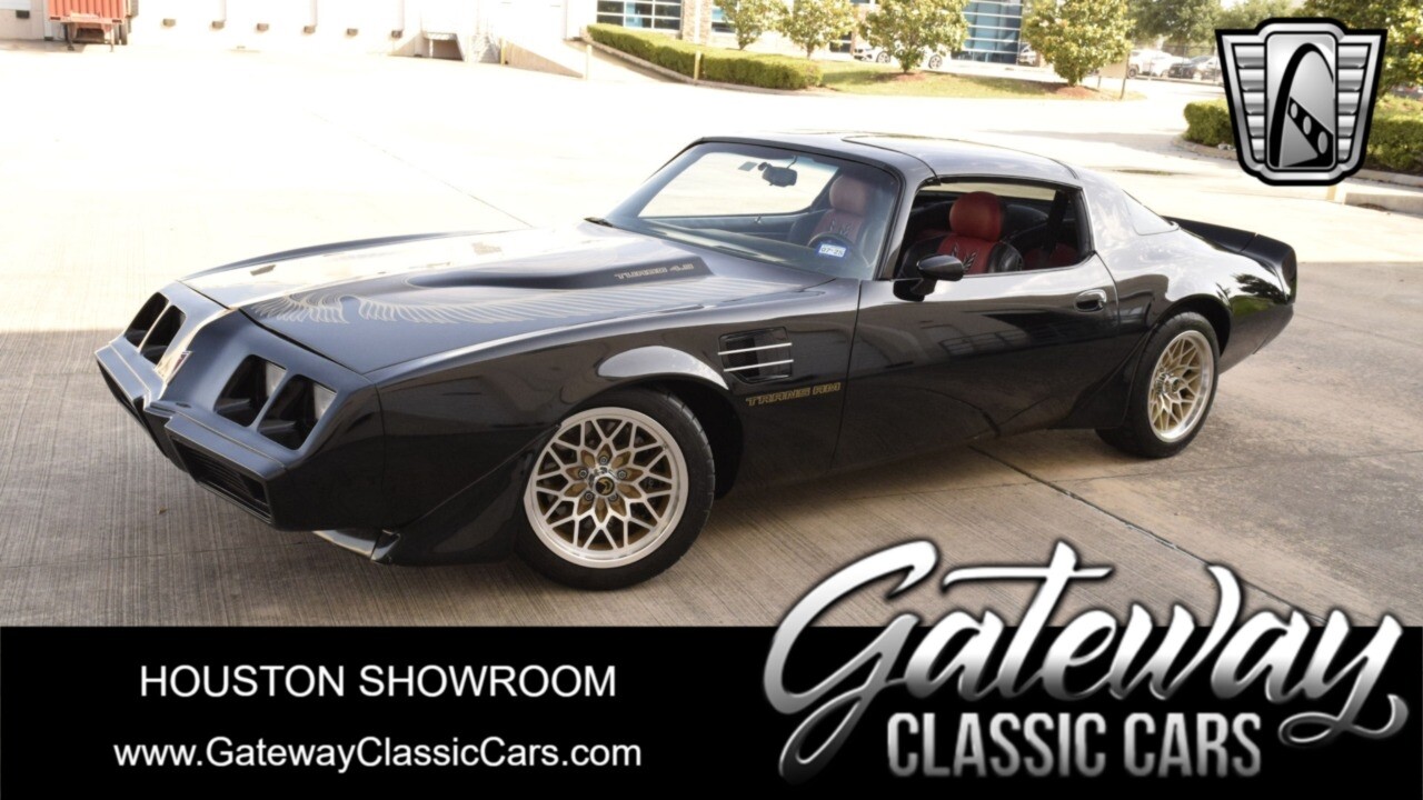 Pontiac-Firebird-1981-coupe