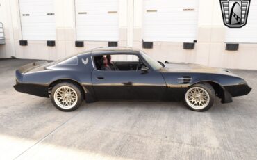Pontiac-Firebird-1981-coupe-5