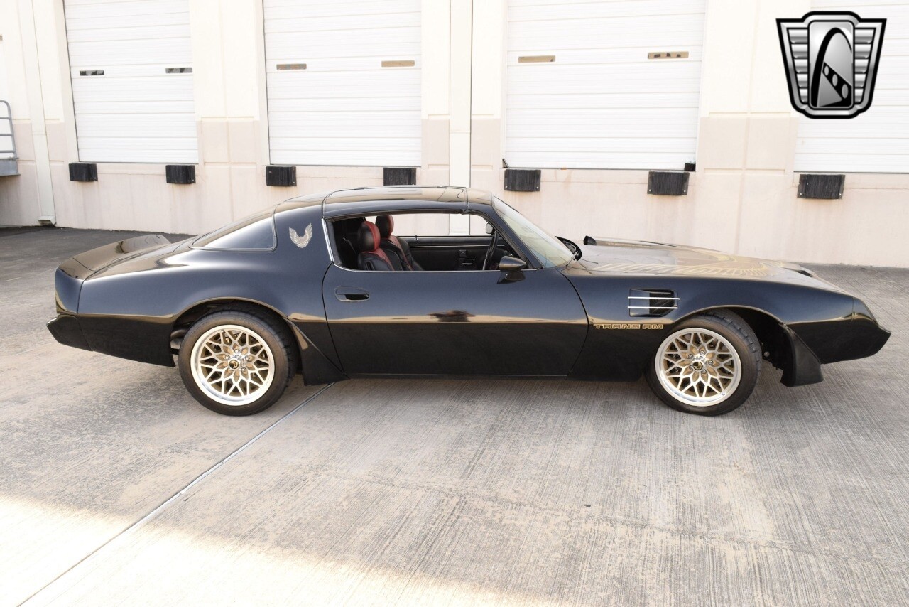 Pontiac-Firebird-1981-coupe-5