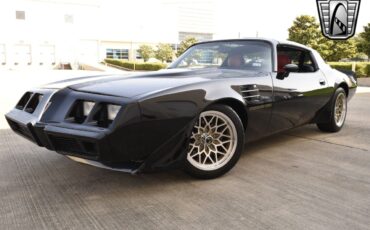 Pontiac-Firebird-1981-coupe-7