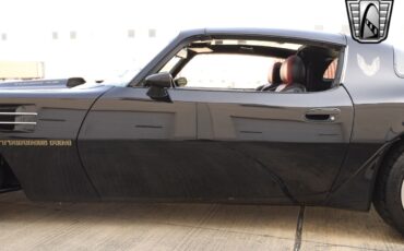 Pontiac-Firebird-1981-coupe-8