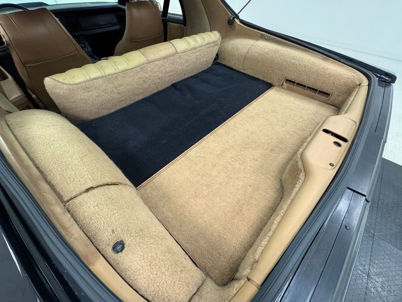 Pontiac-Firebird-1982-Black-Tan-25