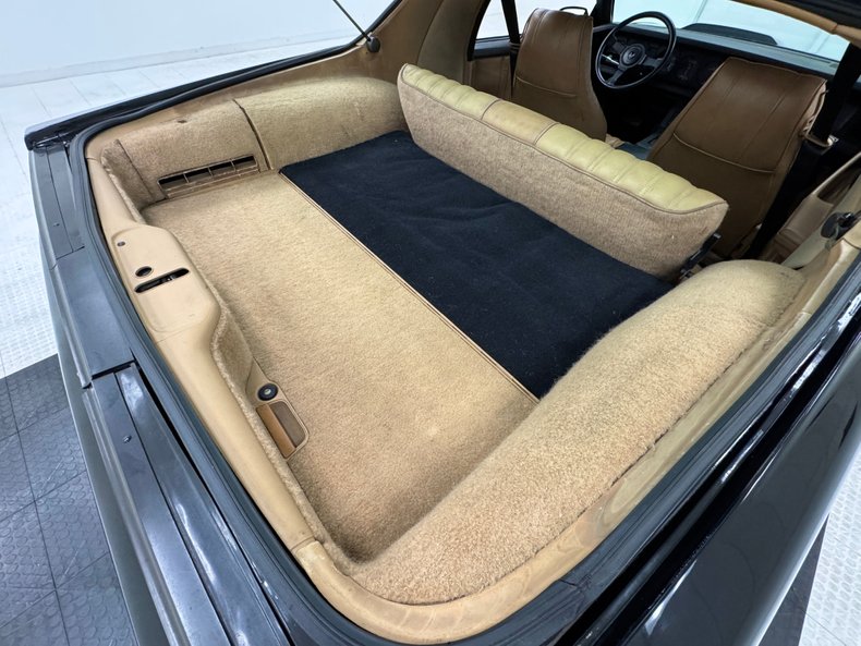Pontiac-Firebird-1982-Black-Tan-27