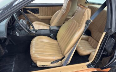Pontiac-Firebird-1982-Black-Tan-31