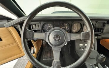 Pontiac-Firebird-1982-Black-Tan-36