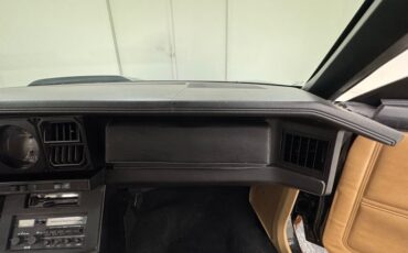 Pontiac-Firebird-1982-Black-Tan-40