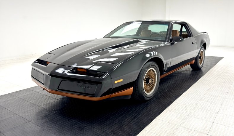 Pontiac-Firebird-1982-Black-Tan-5