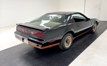 Pontiac-Firebird-1982-Black-Tan-8