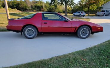 Pontiac-Firebird-1983-Coupe-1