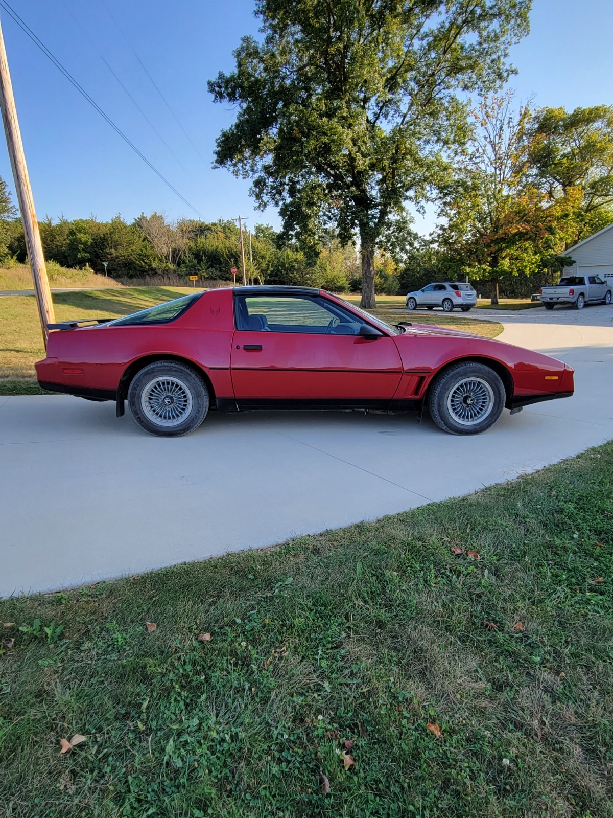 Pontiac-Firebird-1983-Coupe-1