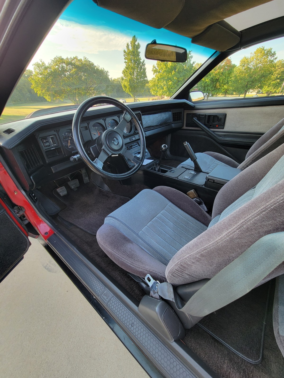 Pontiac-Firebird-1983-Coupe-3