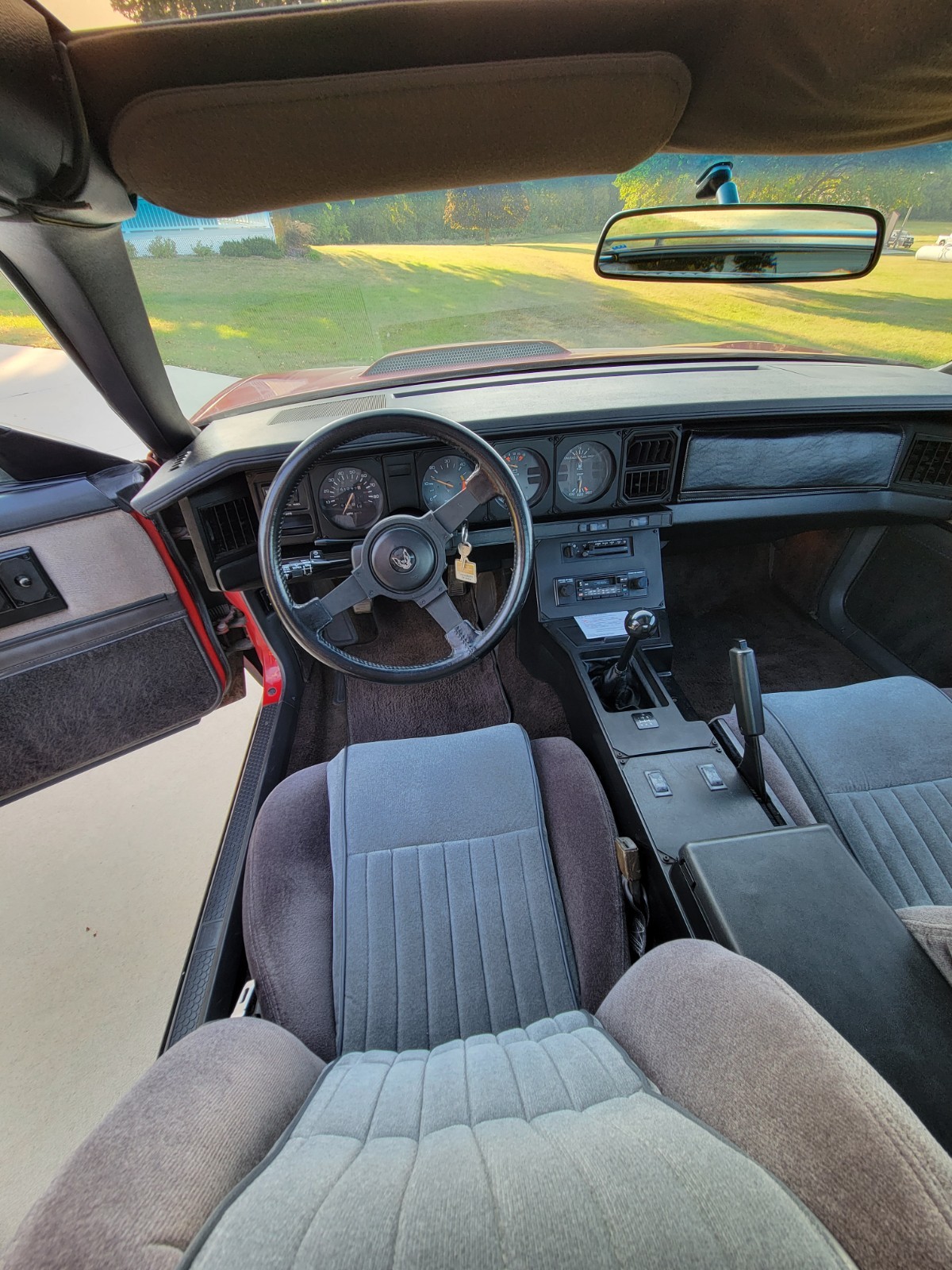 Pontiac-Firebird-1983-Coupe-5