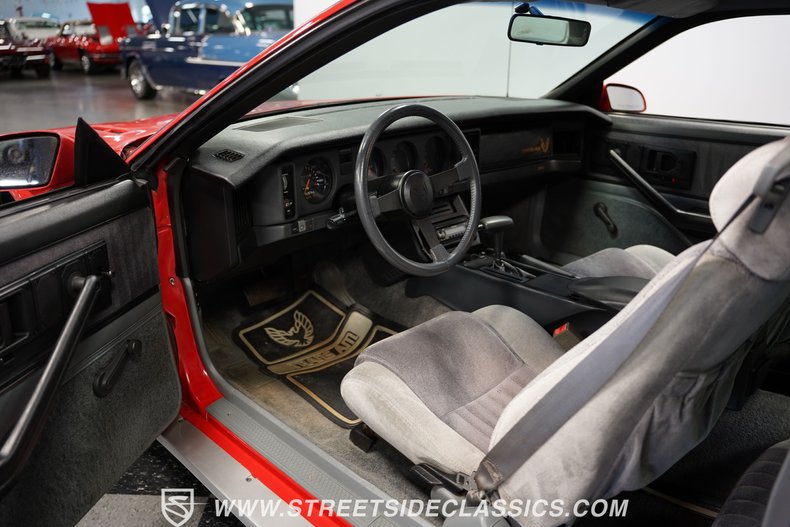 Pontiac-Firebird-1985-Blaze-Red-Gray-2