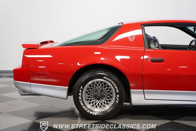 Pontiac-Firebird-1985-Blaze-Red-Gray-28