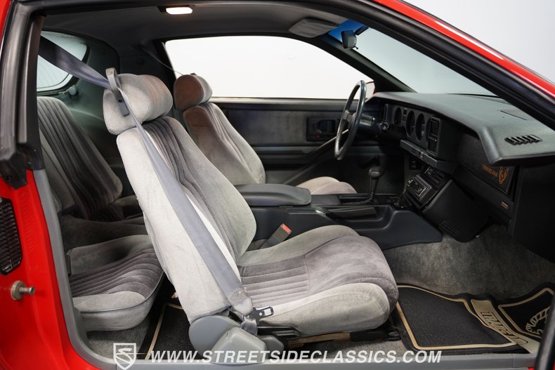 Pontiac-Firebird-1985-Blaze-Red-Gray-47