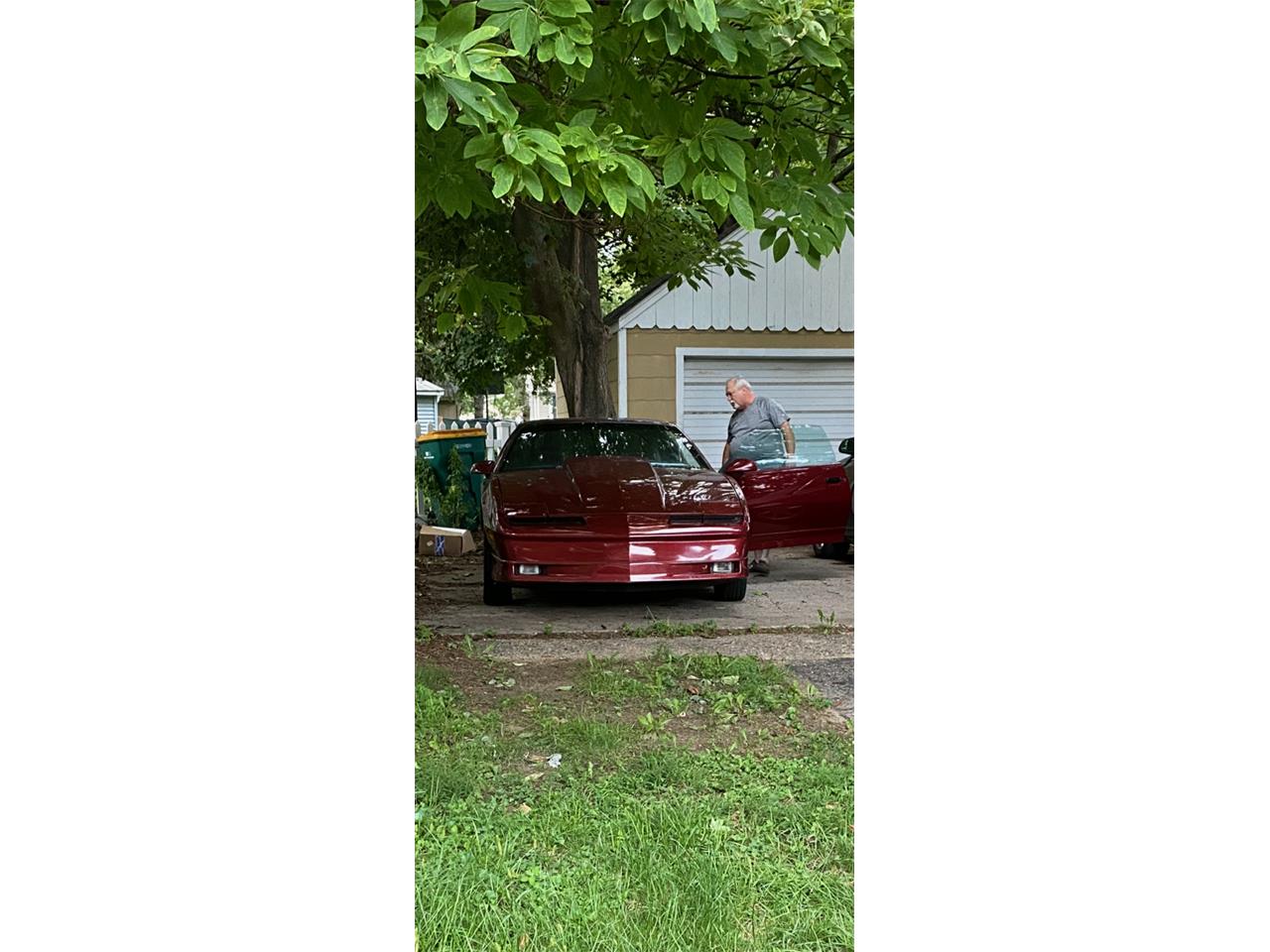 Pontiac-Firebird-1986-Maple-Red-Metallic-Gray-2