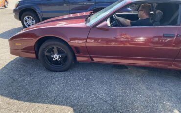 Pontiac-Firebird-1986-Maple-Red-Metallic-Gray-5